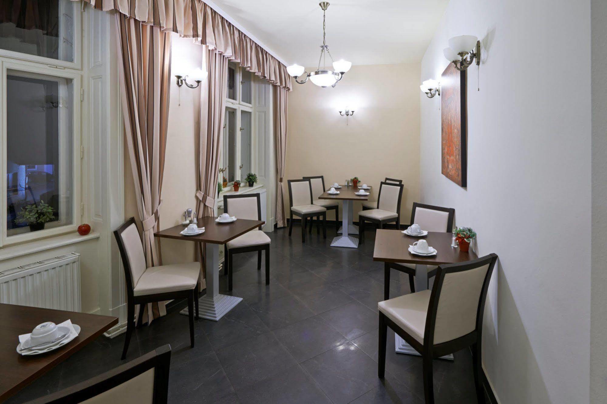 Dauntown Rooms - Self Check-In เวียนนา ภายนอก รูปภาพ